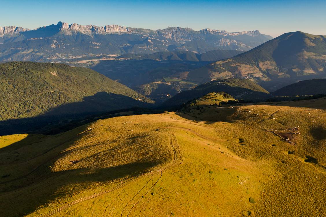 Alpage du Sénepi et panorama sur les Alpes
